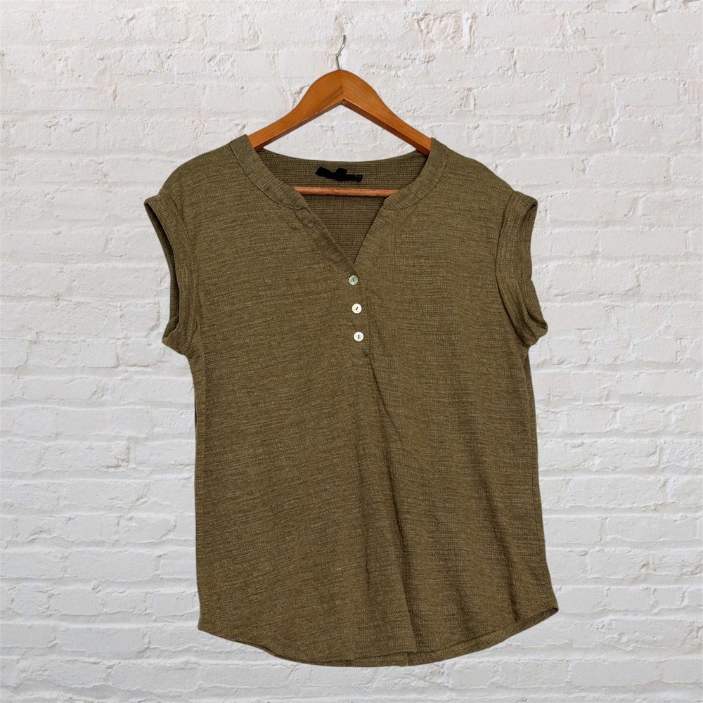 Jane + Delancey Olive Green Textured Slub Knit Henley Cap Sleeve Top Medium